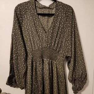 V-Neck Smocked Waist Olive Printed Dress (L)
